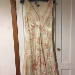 EUC Ann Taylor 100% Silk Floral Dress Size 0